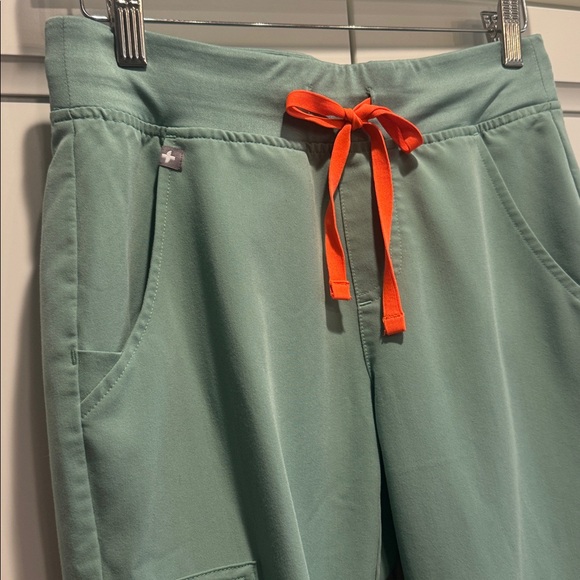 Figs Tech Collection Scrub Pants - Picture 3 of 7